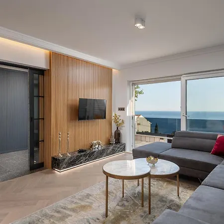 Insula Luxury *