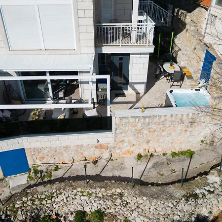 アパート Insula Luxury