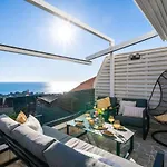 Insula Luxury *