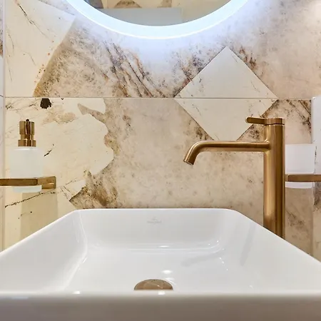 Insula Luxury Apartment *