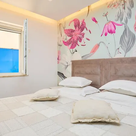 Insula Luxury