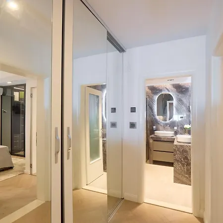 Insula Luxury *