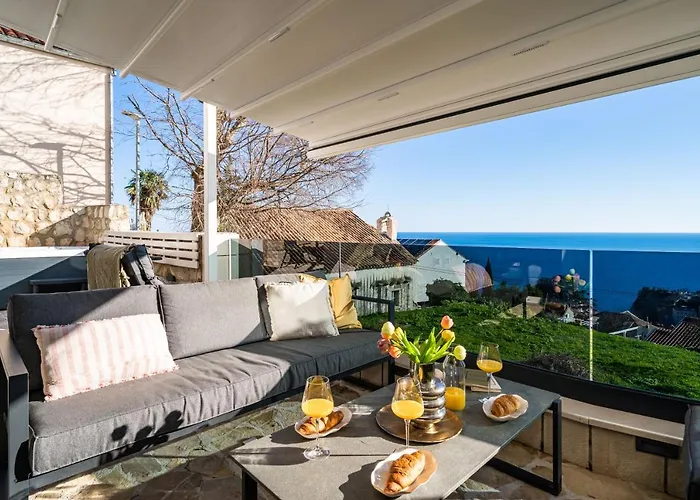 Insula Luxury *