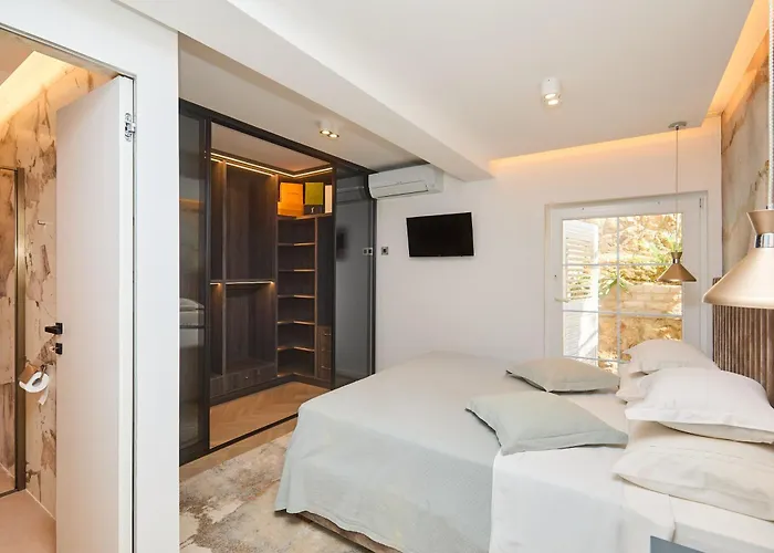 Insula Luxury Apartament *