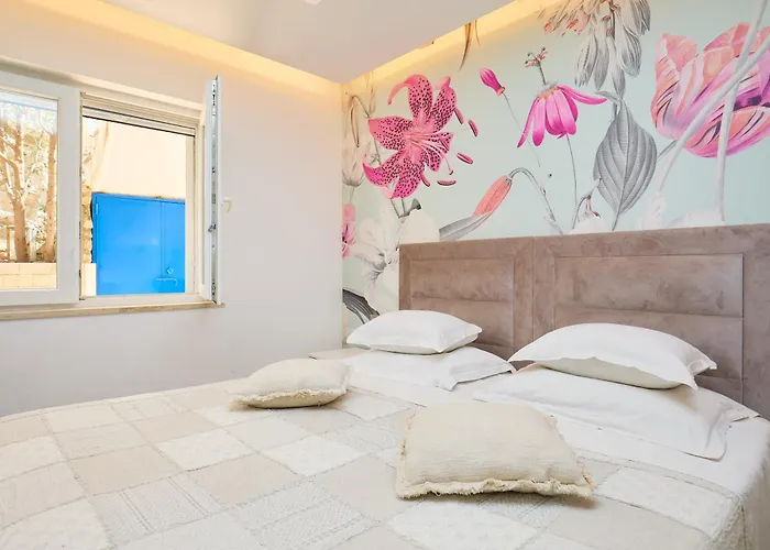 Insula Luxury