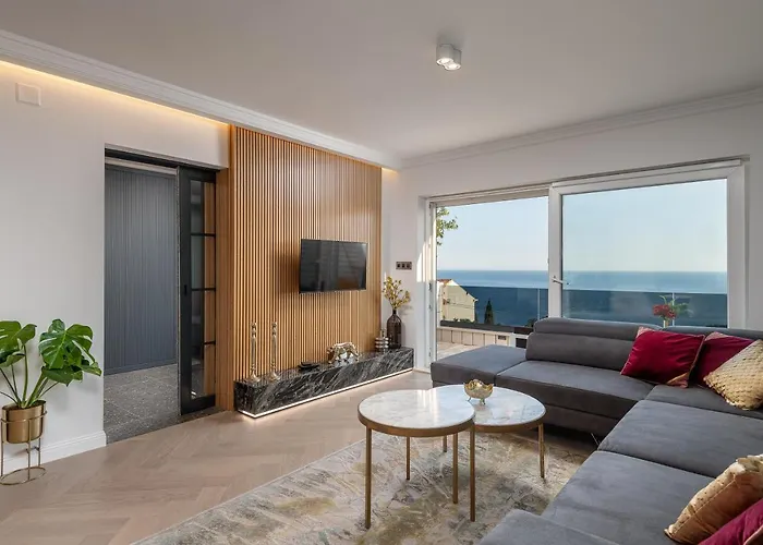 Insula Luxury *