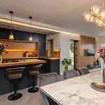 Insula Luxury *